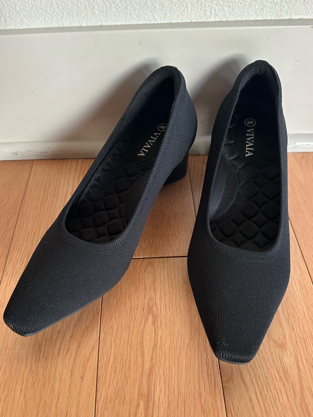 VIVAIA Stress Free Pointy Square Toe Womens Black Mid Chunky Heel Knit Pump 37.5